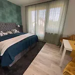 Hollik Apartmanhaz Aparthotel Balatonfured