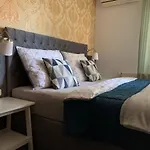 Hollik Apartmanhaz Aparthotel Balatonfured