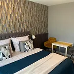 Hollik Apartmanhaz Aparthotel Balatonfured