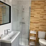 Hollik Apartmanhaz