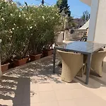 Hollik Apartmanhaz 4*