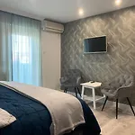 Hollik Apartmanhaz 4* Balatonfured