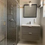 Hollik Apartmanhaz 4*