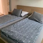 Hollik Apartmanhaz Aparthotel 4*