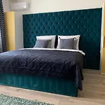Hollik Apartmanhaz