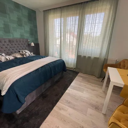 Hollik Apartmanhaz Aparthotel Balatonfured