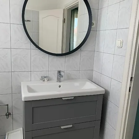 Hollik Apartmanhaz 4*