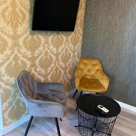 Hollik Apartmanhaz 3*