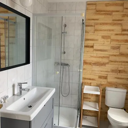 Hollik Apartmanhaz