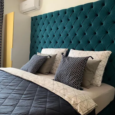 Hollik Apartmanhaz 4* Balatonfured