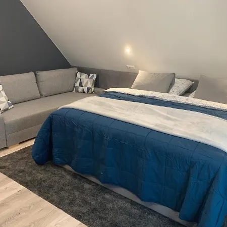 Hollik Apartmanhaz Aparthotel 3*