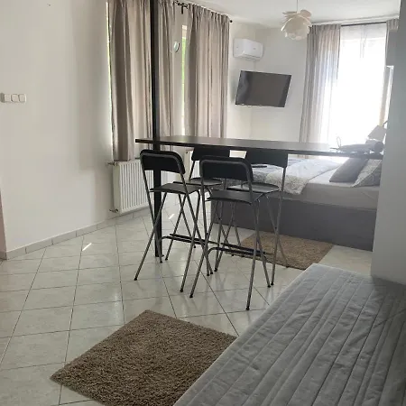 Hollik Apartmanhaz Aparthotel Balatonfured