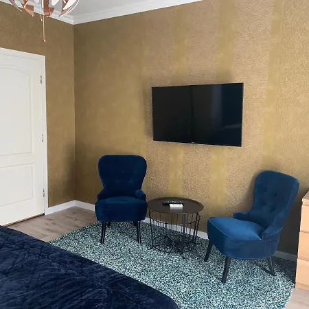 Hollik Apartmanhaz 아파트호텔 블로톤퓌레드