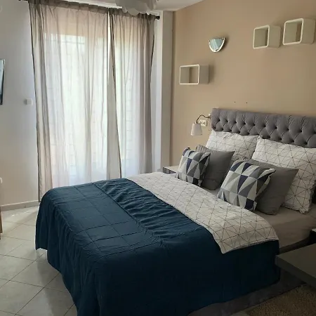 Hollik Apartmanhaz 4* Balatonfured