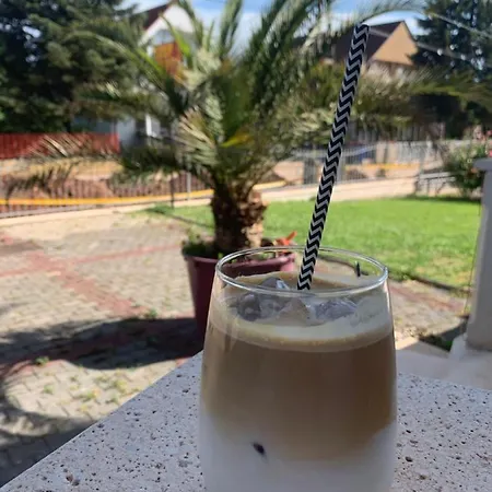 Hollik Apartmanhaz Aparthotel