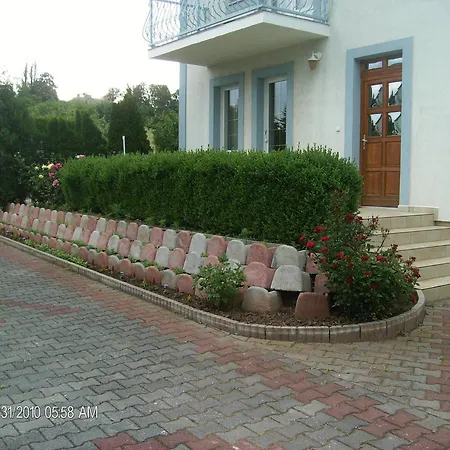 Hollik Apartmanhaz