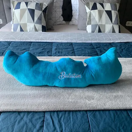 Hollik Apartmanhaz 4*
