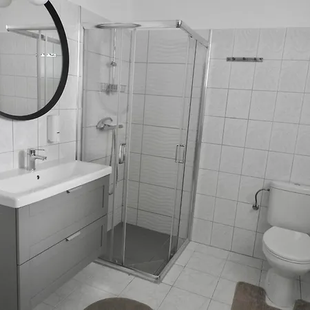 Hollik Apartmanhaz