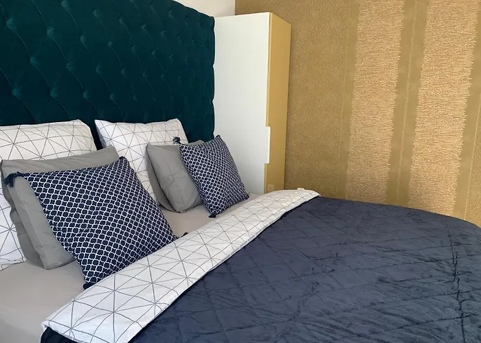 Hollik Apartmanhaz 4* Балатонфюред