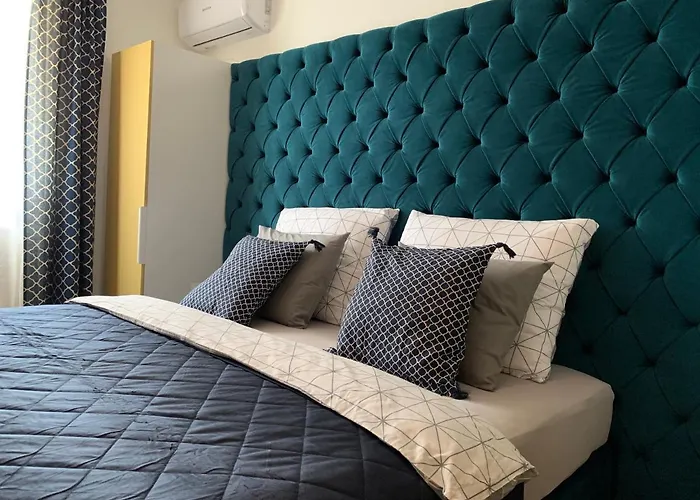 Hollik Apartmanhaz 4* Балатонфюред