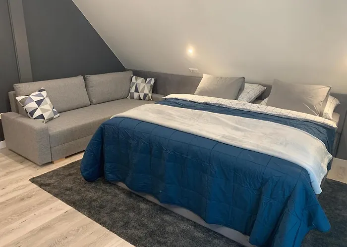 Hollik Apartmanhaz Апарт-отель 4*