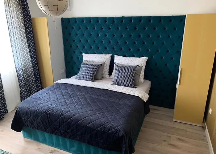 Hollik Apartmanhaz Апарт-отель Балатонфюред