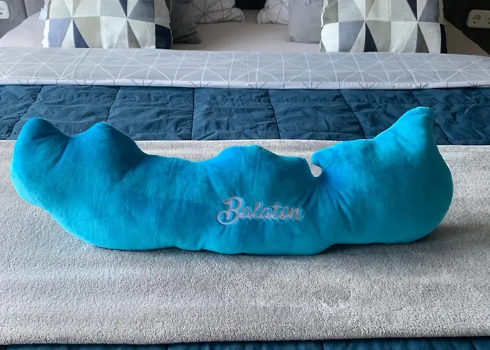 Hollik Apartmanhaz 4*